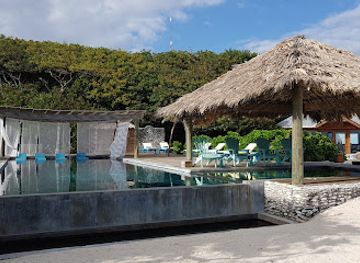 honduras/utila/landmark/utopia-village