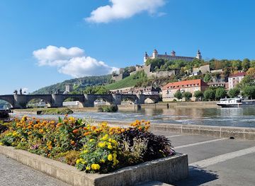 germany/franconia/landmark/old-main-bridge