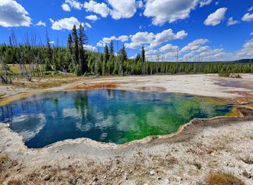 wyoming/yellowstone-national-park/landmark/west-thumb-information-station