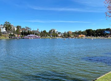 vietnam/dalat/xuan-huong-lake/landmark/dap-ho-xuan-huong