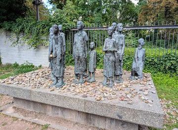 germany/potsdam/landmark/memorial-jewish-cemetery