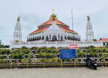 india/kochi/ernakulam/landmark/edappally-church-complex