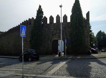 portugal/guimaraes/landmark/porta-do-burgo