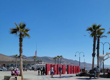 california/pismo-beach/landmark/pismo-beach-pier-plaza