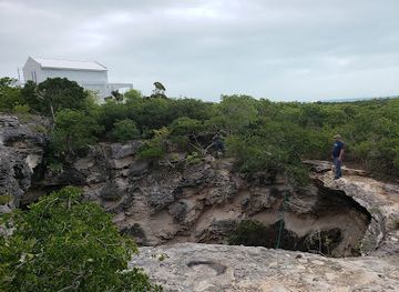 turks-and-caicos-islands/providenciales/landmark/the-hole
