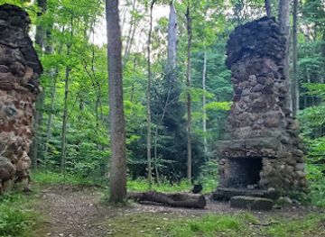 ohio/southeast-ohio/landmark/old-hunting-lodge-ruins-stoller-rd