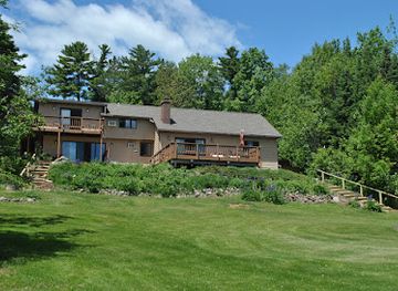 wisconsin/bayfield/landmark/island-view-lodging-bayfield-wi