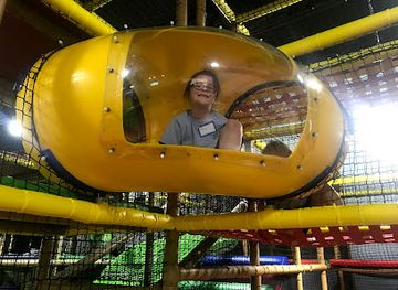 pennsylvania/scranton/landmark/bee-s-backyard