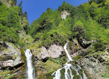 romania/prahova/landmark/foamy-valley-waterfall