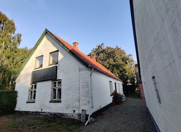 denmark/mon/landmark/cosy-farmhouse-on-mon