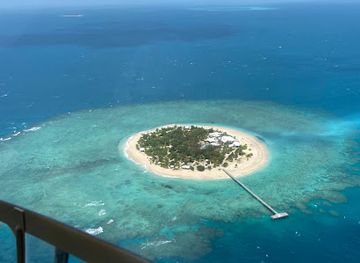 fiji/mamanuca-islands/landmark/island-hoppers-fiji