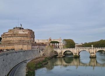 italy/rome/landmark/piazza-di-ponte-s-angelo