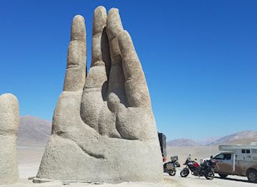 chile/antofagasta/landmark/hand-of-the-desert