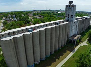nebraska/omaha/landmark/omaha-grain-silos