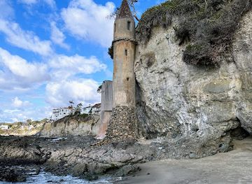 california/laguna-beach/landmark/pirate-tower