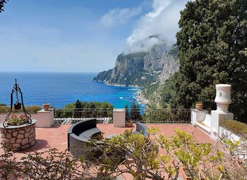 italy/capri/landmark/giardini-di-augusto