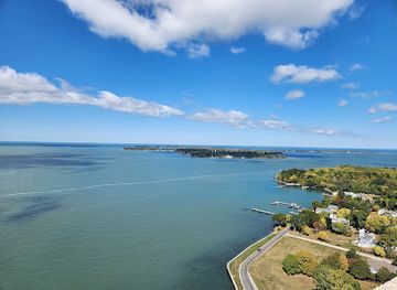 ohio/put-in-bay/landmark/perry-s-victory-international-peace-memorial