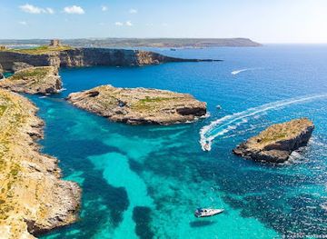 malta/south-eastern-region/landmark/visit-blue-lagoon-malta