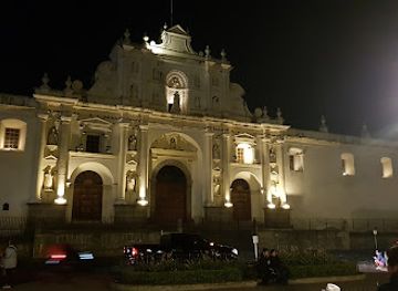 guatemala/antigua-guatemala/landmark/fuente-de-las-sirenas