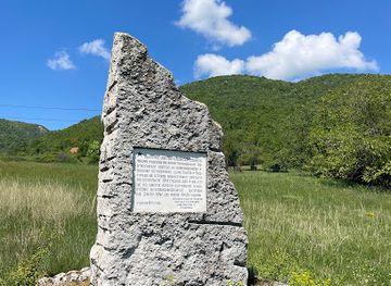 serbia/podrinje/landmark/memorial-fountain-in-valja-rnz