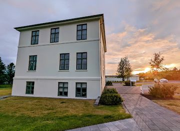 iceland/kopavogur/landmark/georaktarhus-kopavogsbajar