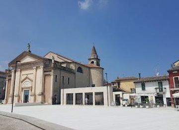 italy/verona/landmark/piazza-ferdinando-di-savoia
