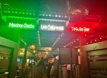 antigua-and-barbuda/english-harbour/landmark/los-cabrones-antigua