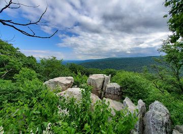 maryland/catoctin-mountain-area/landmark/chimney-rock