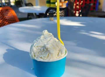 turks-and-caicos-islands/grace-bay/landmark/devon-house-i-scream