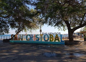 ecuador/galapagos-islands/landmark/malecon-san-cristobal