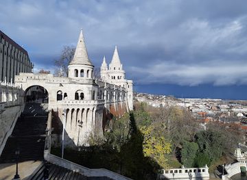 hungary/central-transdanubia/landmark/fisherman-s-bastion