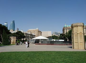azerbaijan/baku/fountain-square/landmark/qu-quslari-fvvar-kompleksi