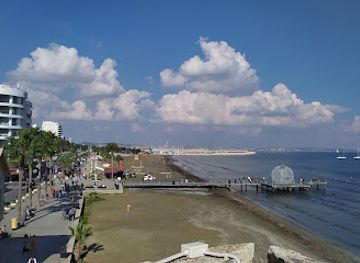 cyprus/larnaca/landmark/larnaca-pier