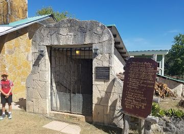 texas/south-texas/landmark/cave-without-a-name
