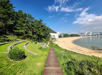 south-korea/ulsan/landmark/jinha-beach