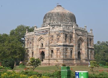 india/delhi/landmark/shah-tomb