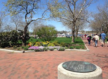 massachusetts/newburyport/landmark/waterfront-promenade-park