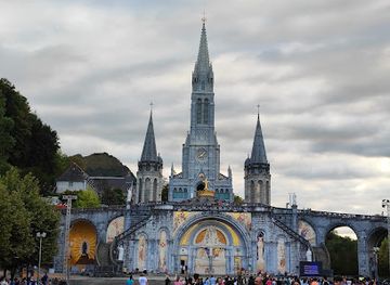 france/lourdes/landmark/basilica-of-our-lady-of-the-rosary