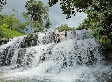 ecuador/tena/landmark/caveman-adventures