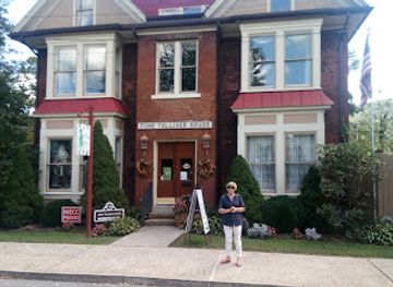 virginia/southwest-virginia/landmark/june-tolliver-house