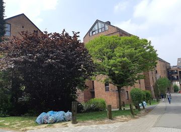 belgium/louvain-la-neuve/landmark/farm-biereau