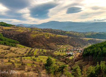 bulgaria/sofia-valley/landmark/medieval-orthodox-temple-of-st-petka-samardjiyska