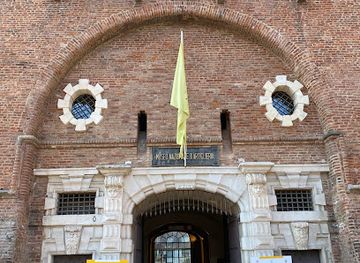 italy/turin/landmark/mastio-della-cittadella
