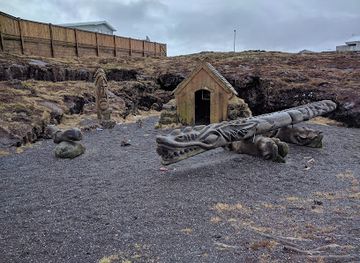 iceland/hafnarfjordur/landmark/asvallalaug