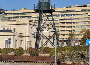 spain/alicante/puerto-de-alicante/landmark/antiguo-faro-del-puerto-de-alicante