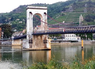 france/rhone-alpes/landmark/cite-du-chocolat-valrhona