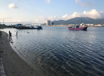 vietnam/da-nang/landmark/cang-song-han-bai-do-xe-dau-duong-nhu-nguyet