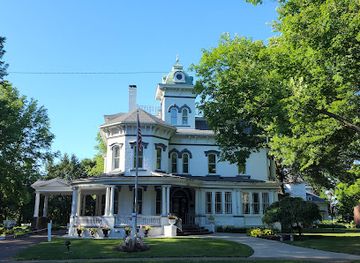 ohio/eastern-ohio/landmark/reeves-victorian-home-and-carriage-house-museum