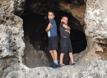 israel/central-district/landmark/cave-monks