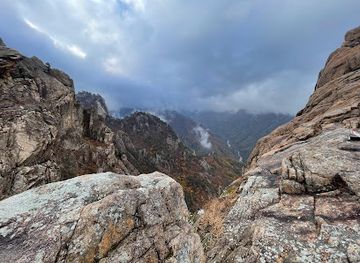 south-korea/gangwon-province/landmark/gwon-geum-seong-fortress